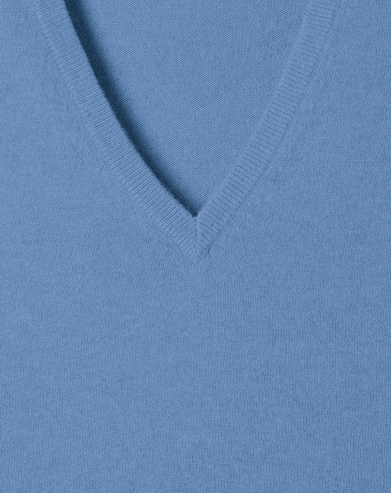 Classic cashmere V jumper - Egyptian Blue