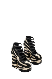 13 / DJV /190€ /15qty-0 /ST 0% /15 TROCA 195€   La bottine kiki en cuir - Black & White