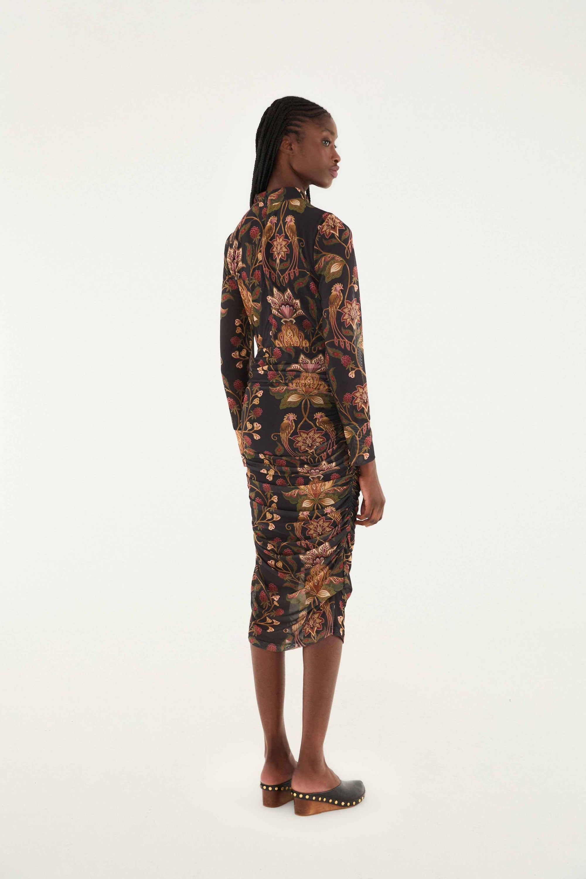 DIFFUSELY_Berry Garden Black Robe midi - Berry Garden Black
