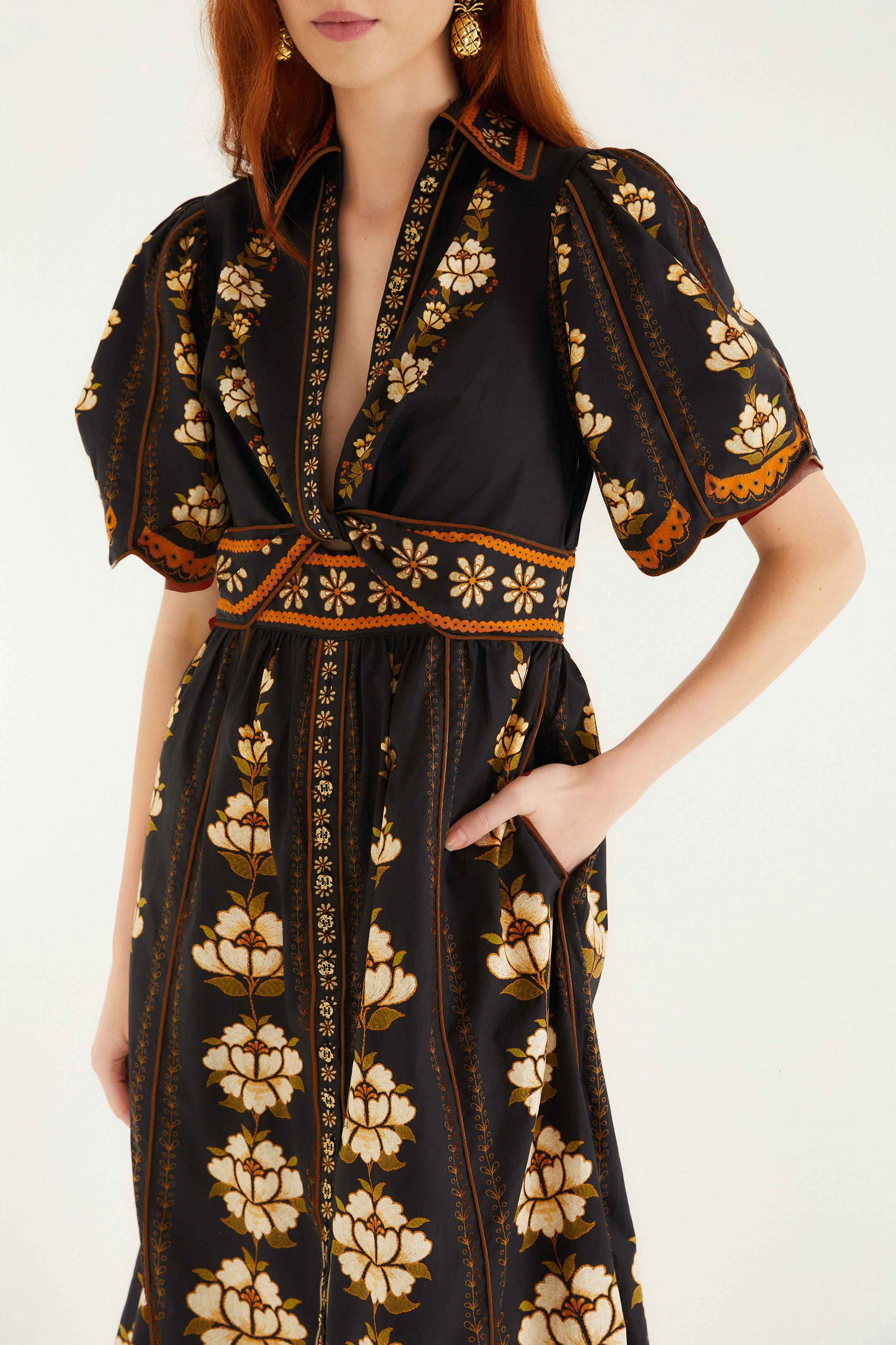 BADVIEW_NEW_Flowers Black Robe midi - Flowers Black