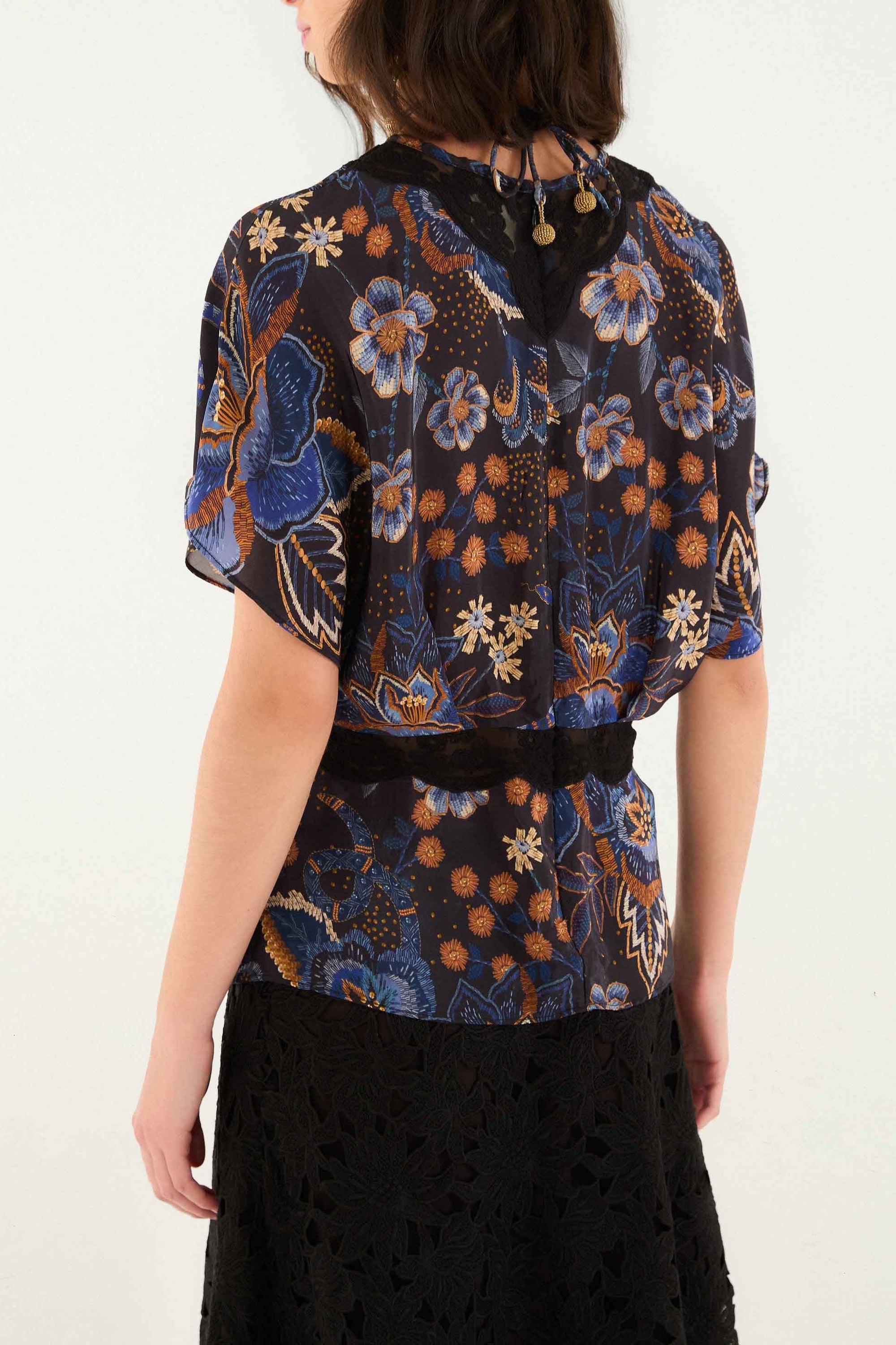 Snakes Bouquet Blouse - Black