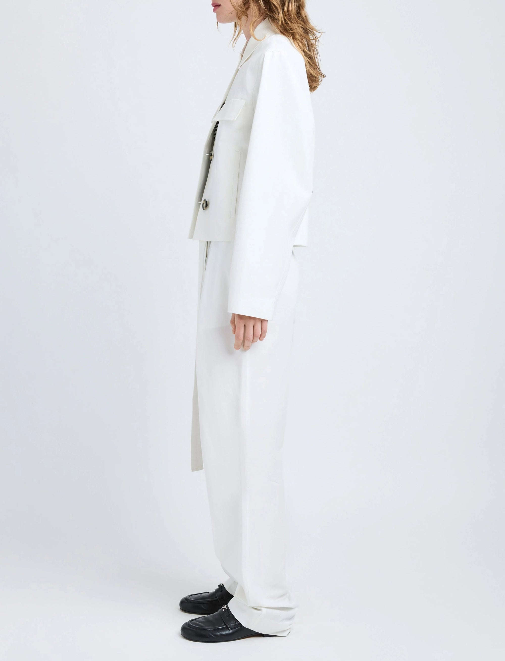 Veste courte boutonné à poches - White