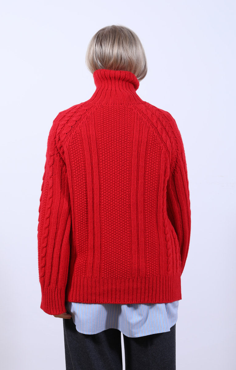 KNITWEAR