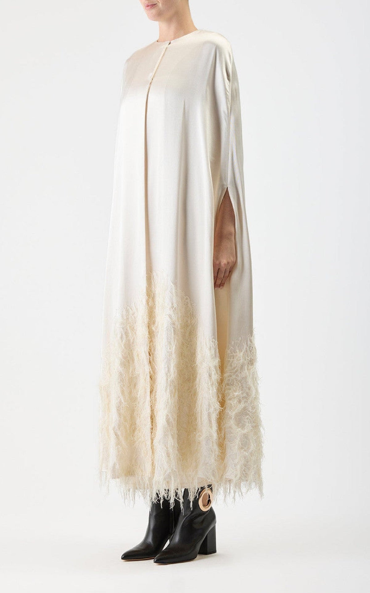 Pauli Cape en ivoire fil coupe duchesse satin