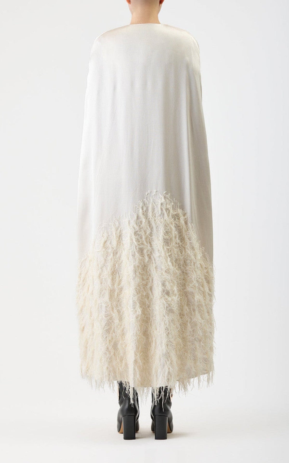 Pauli Cape en ivoire fil coupe duchesse satin