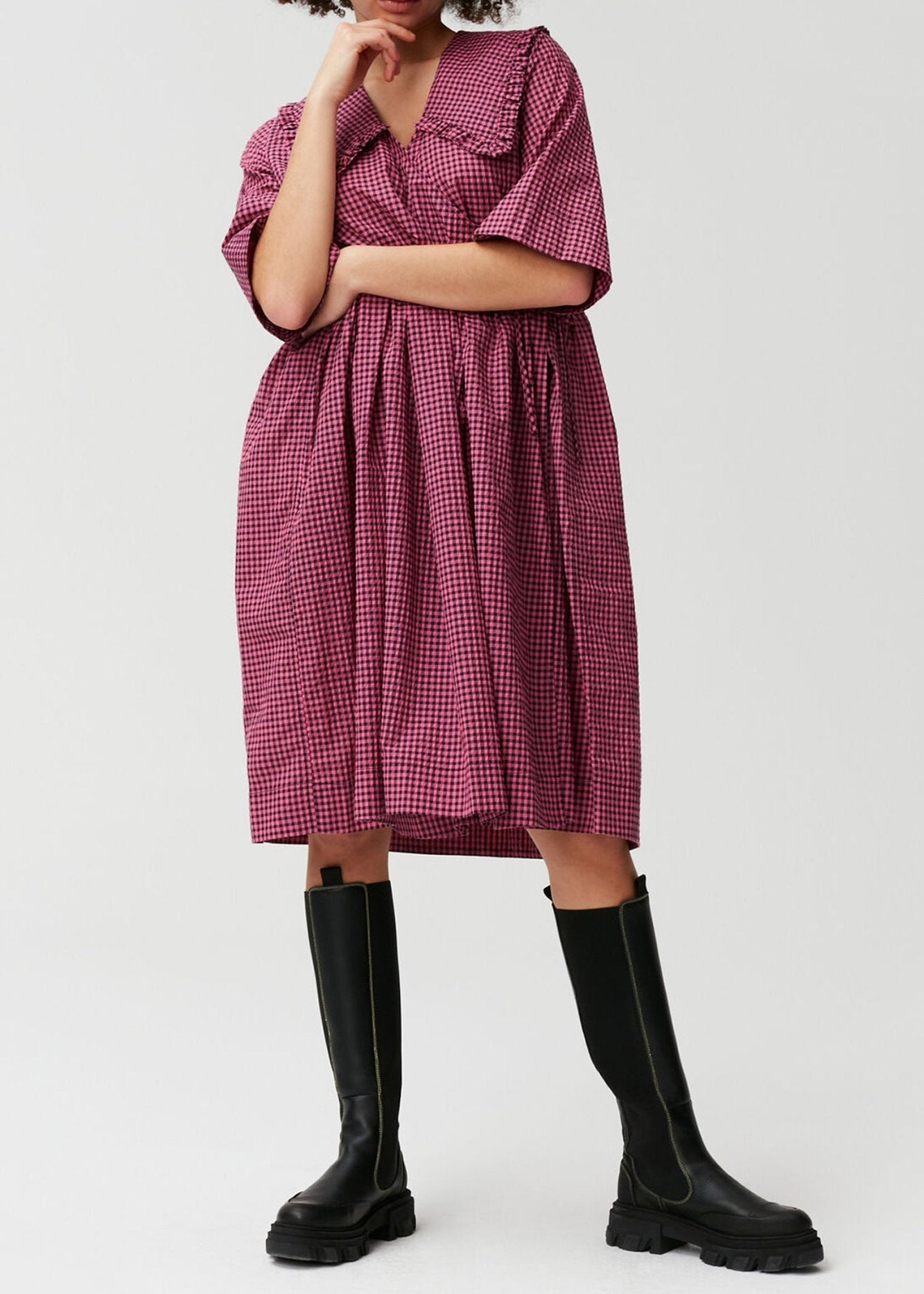 Robe oversize à col volanté - Carmine Rose