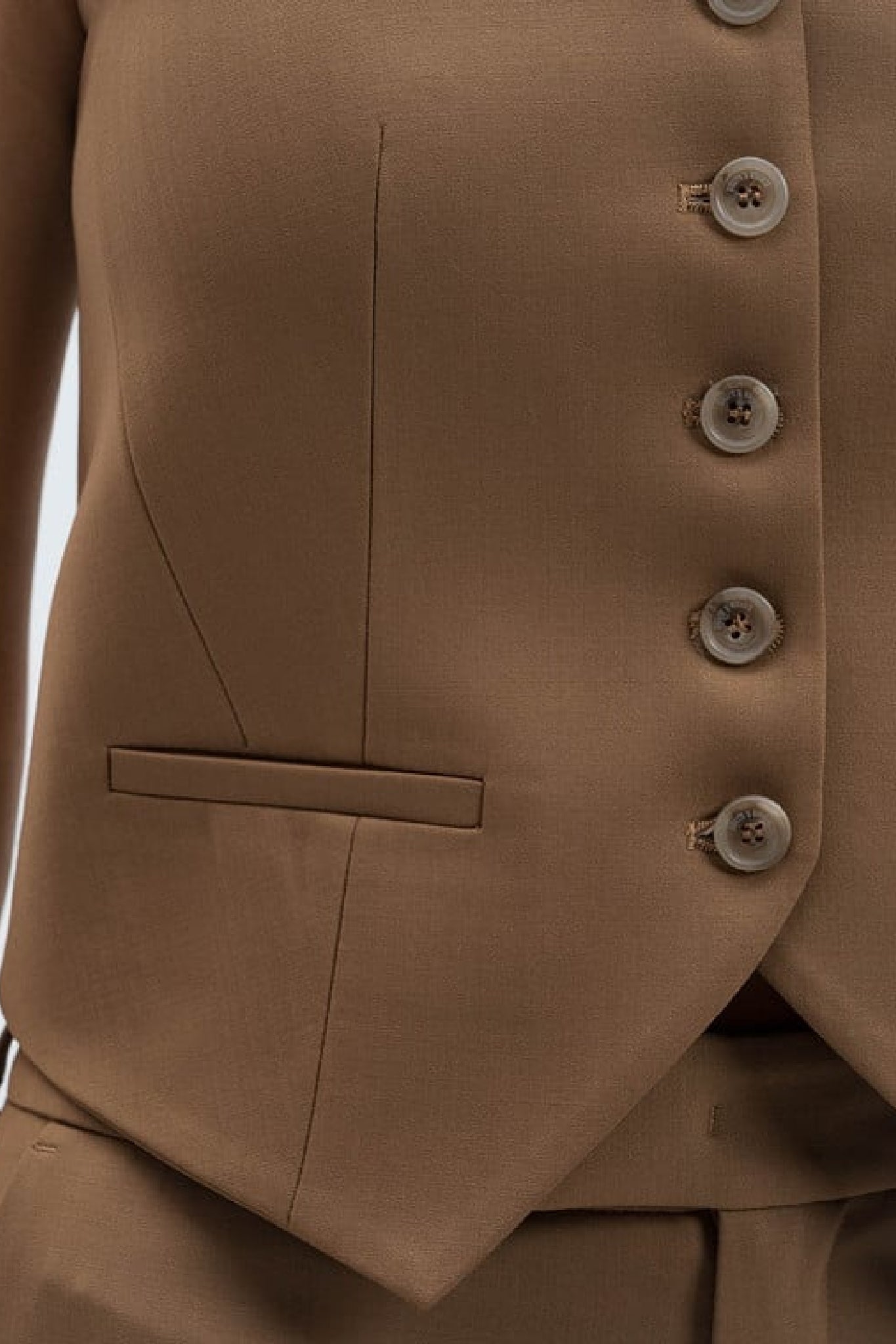 Gilet à fleur appliquée en laine - Camel