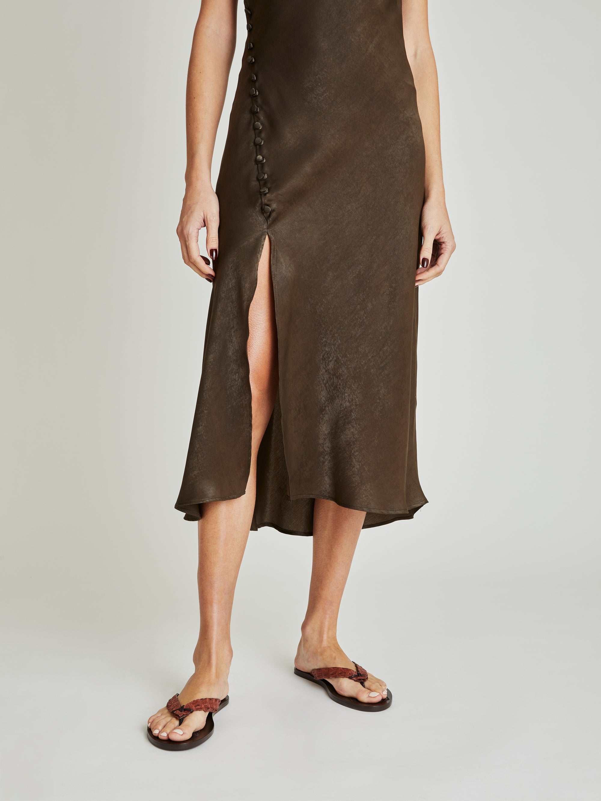 4qty NEW / Tongs Gigi en cuir d’alligator - Brown