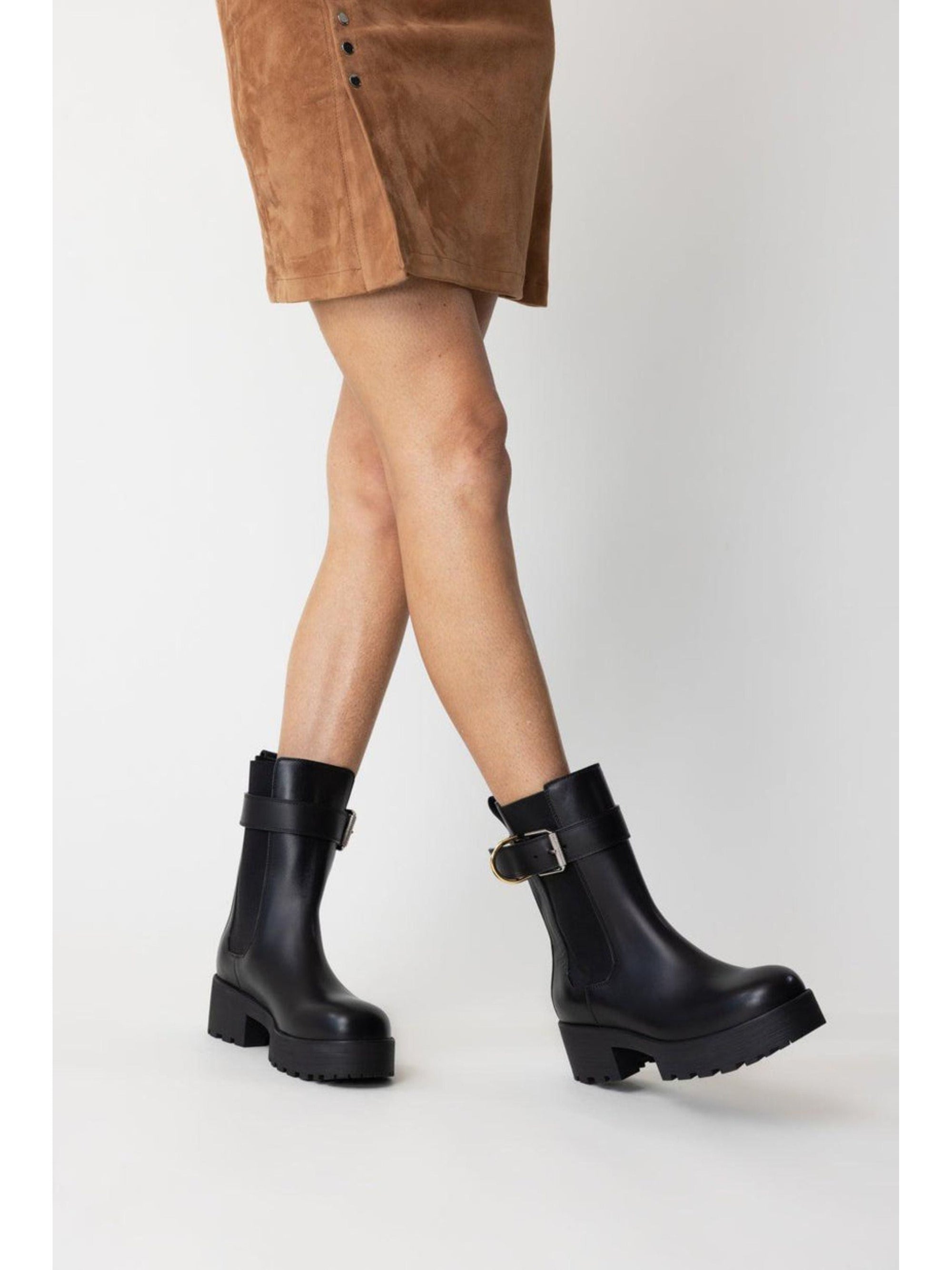 VOYOU CHELSEA BOOTS
