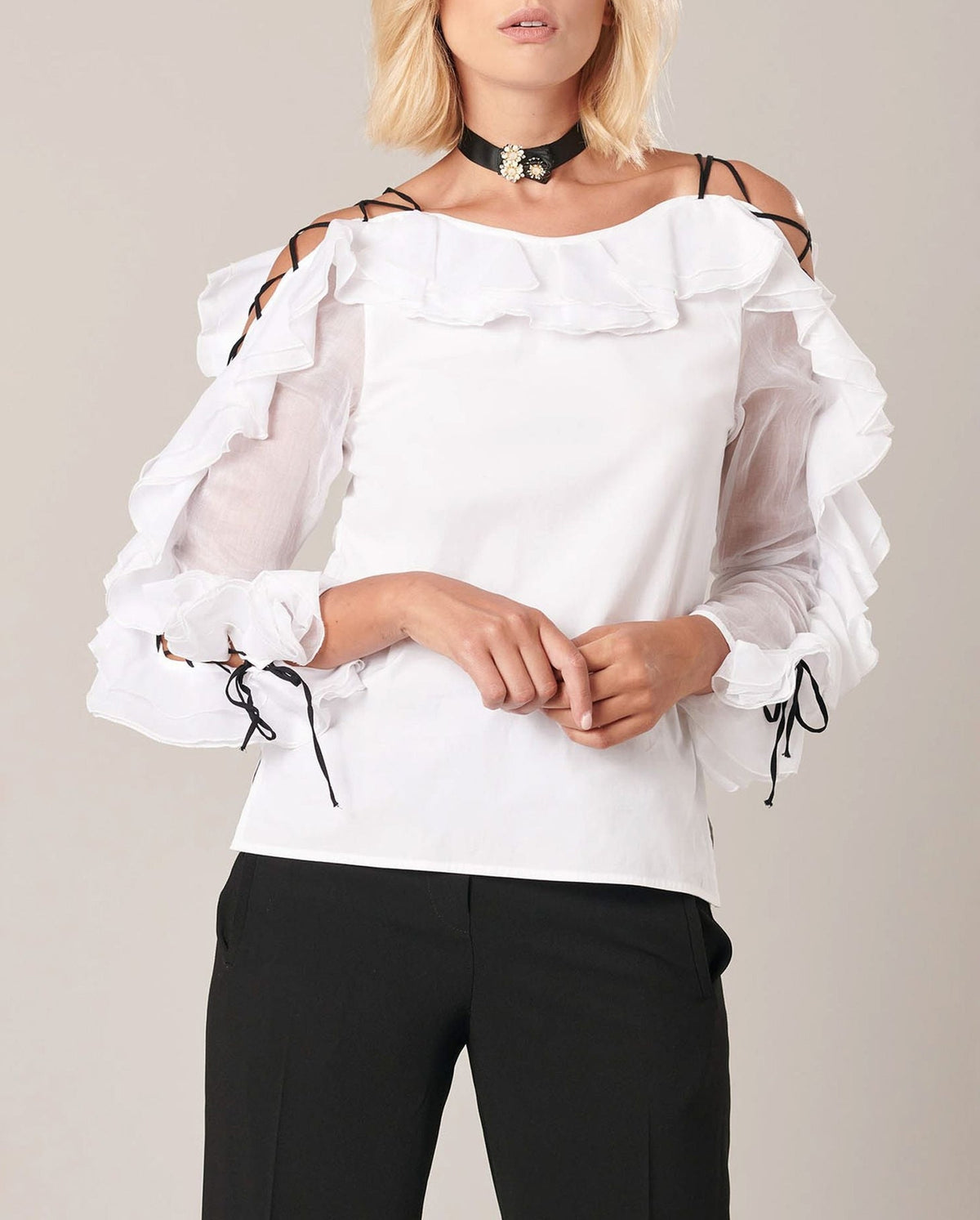 Blouse Lealine porté épaule - White