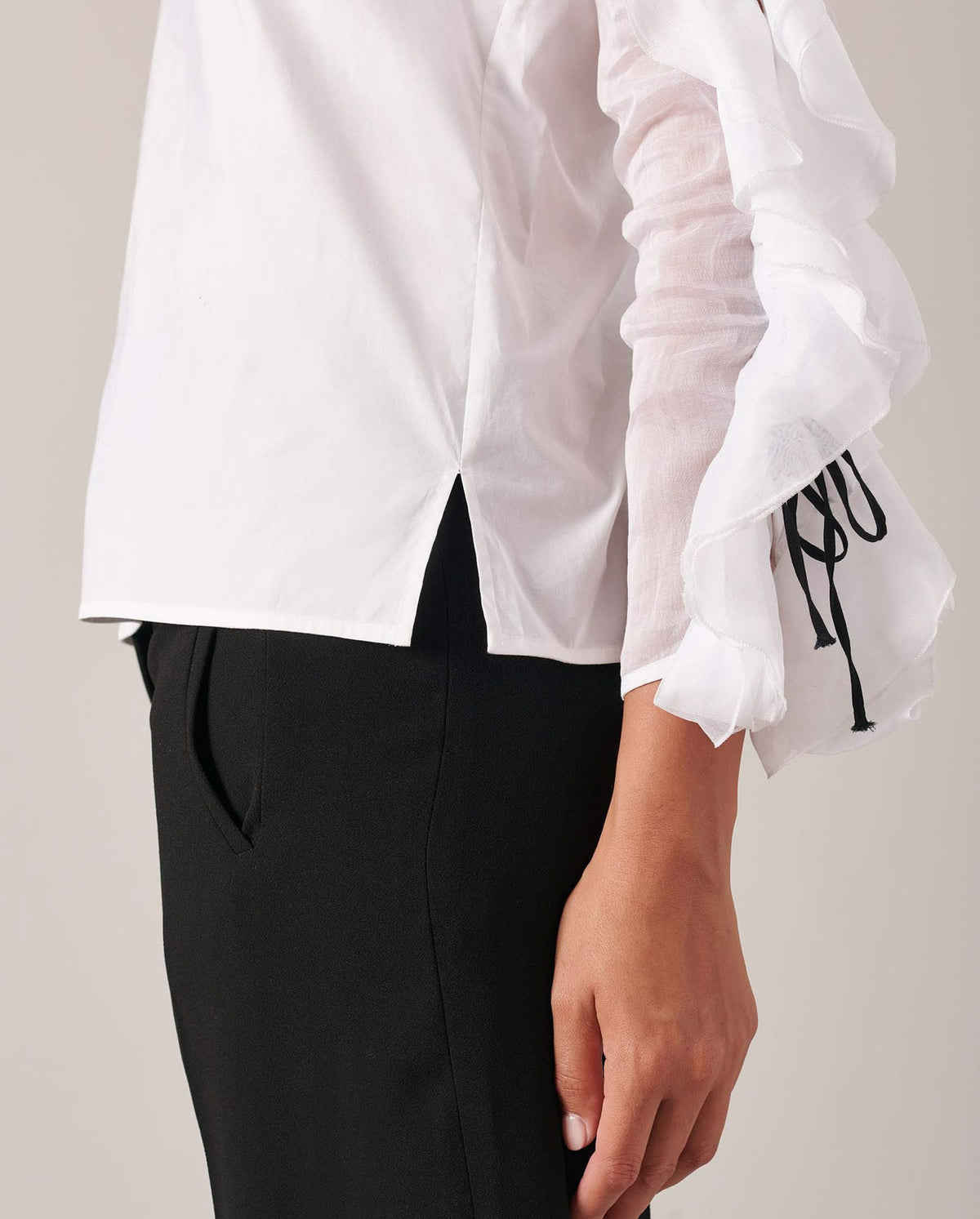 Blouse Lealine porté épaule - White