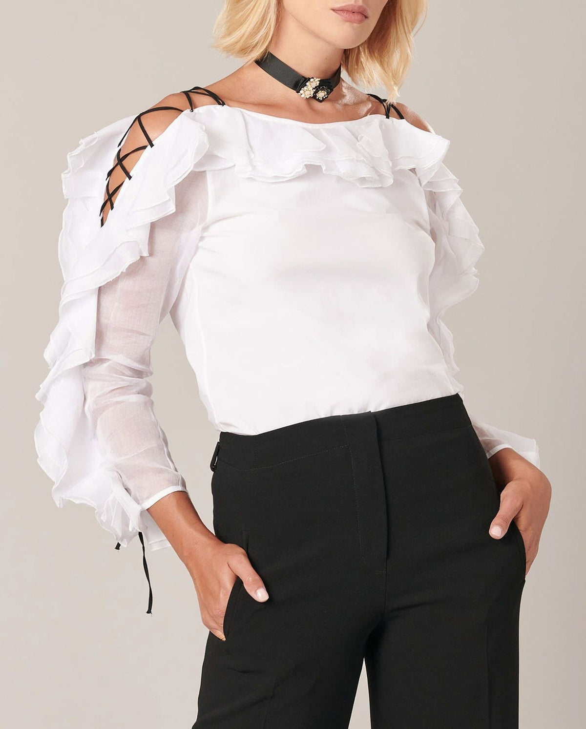 Blouse Lealine porté épaule - White