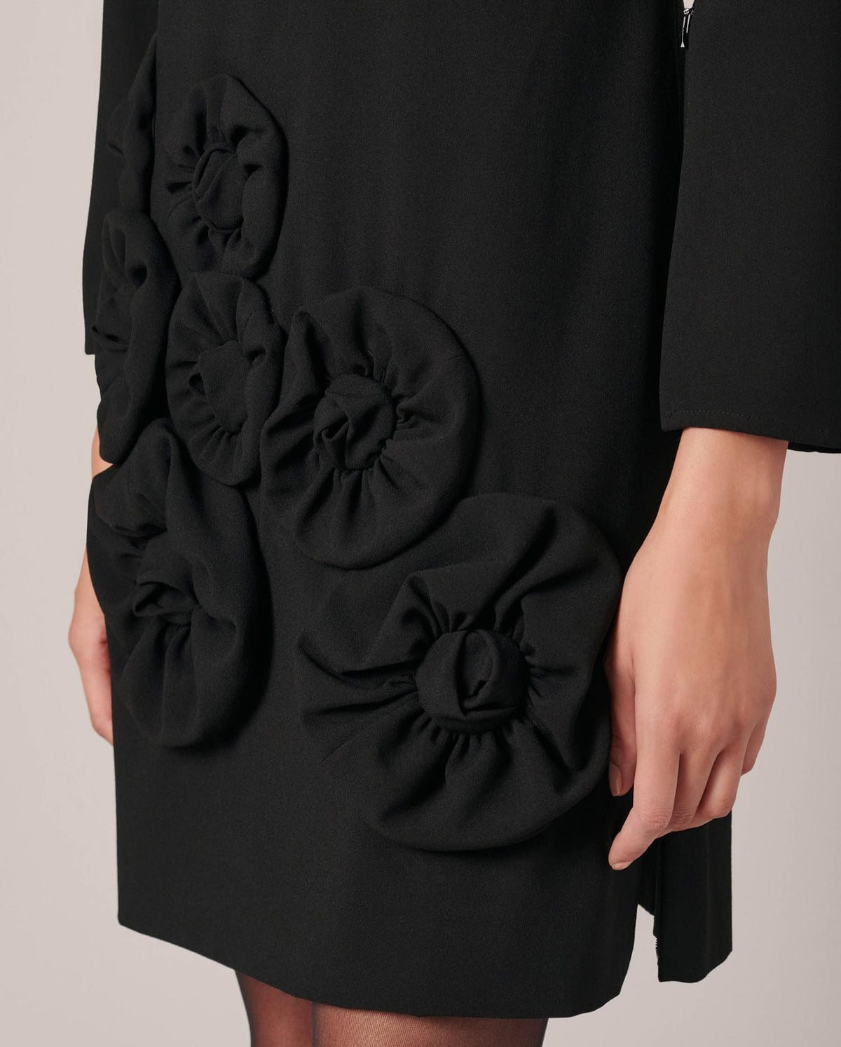 Robe Lavonna avec fleurs tricotées - Black