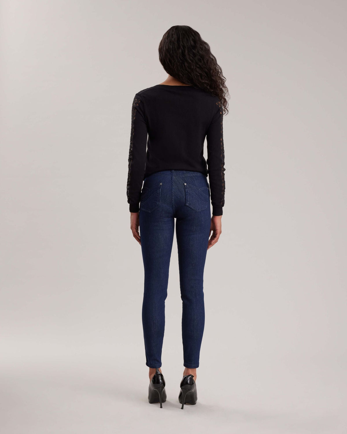 Pull Edmée en tricot ample à dentelle - Black
