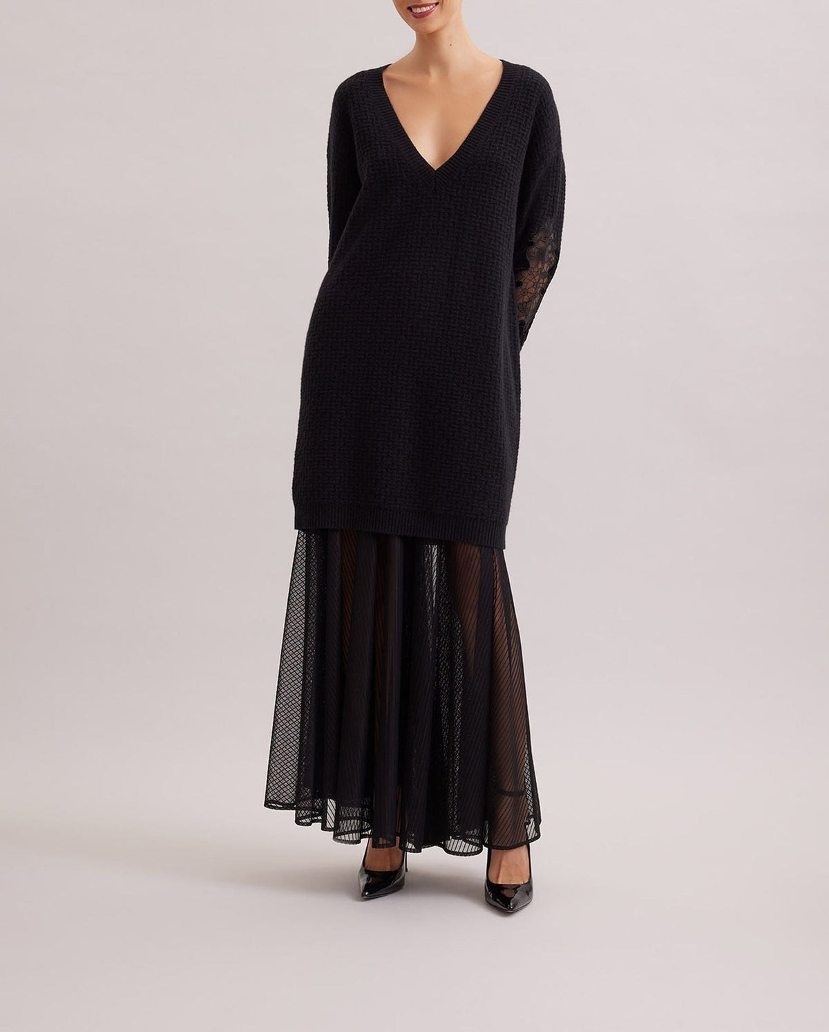 Robe Academy en laine à détails brodés - Black