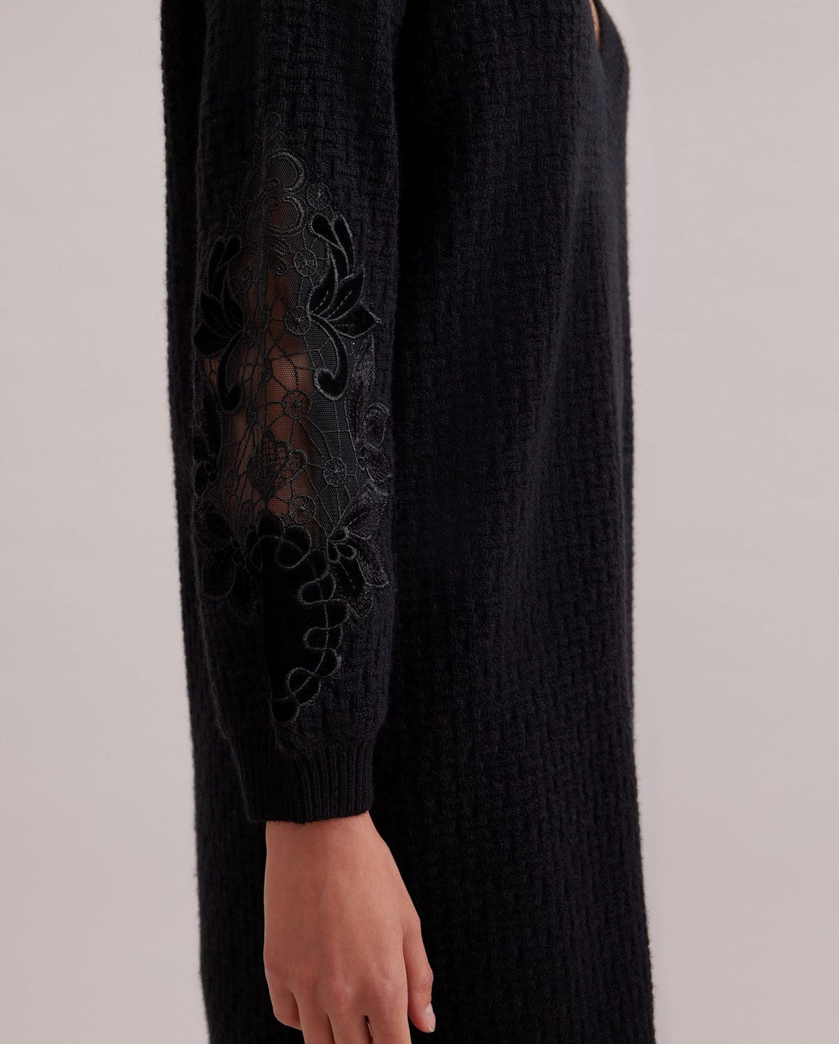 Robe Academy en laine à détails brodés - Black