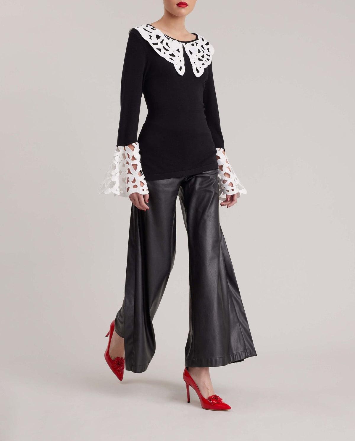 Pull Daisy en dentelle - Black & White