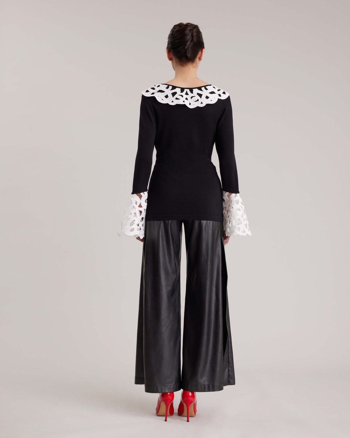 Pull Daisy en dentelle - Black & White