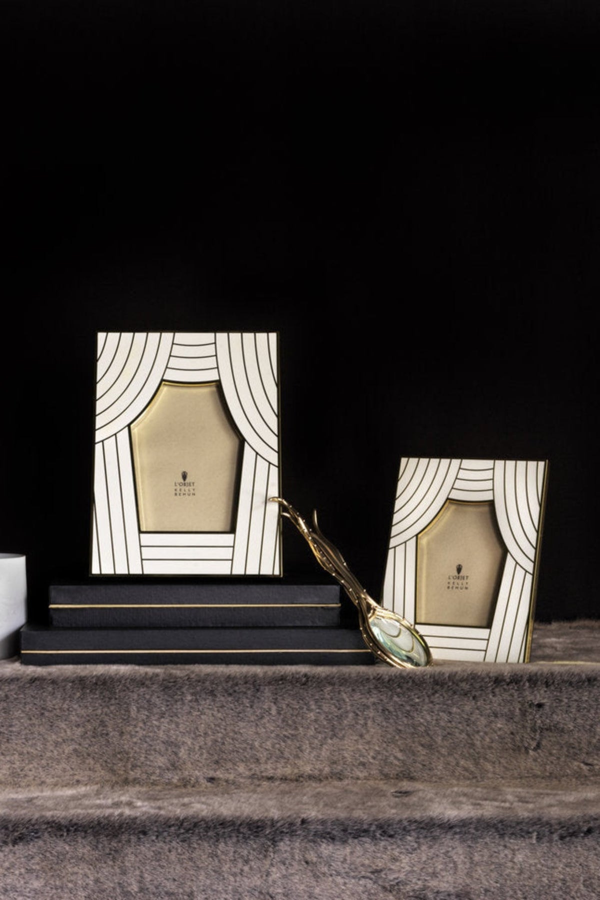 Petit cadre rideau Kelly Behun - Blanc & Or
