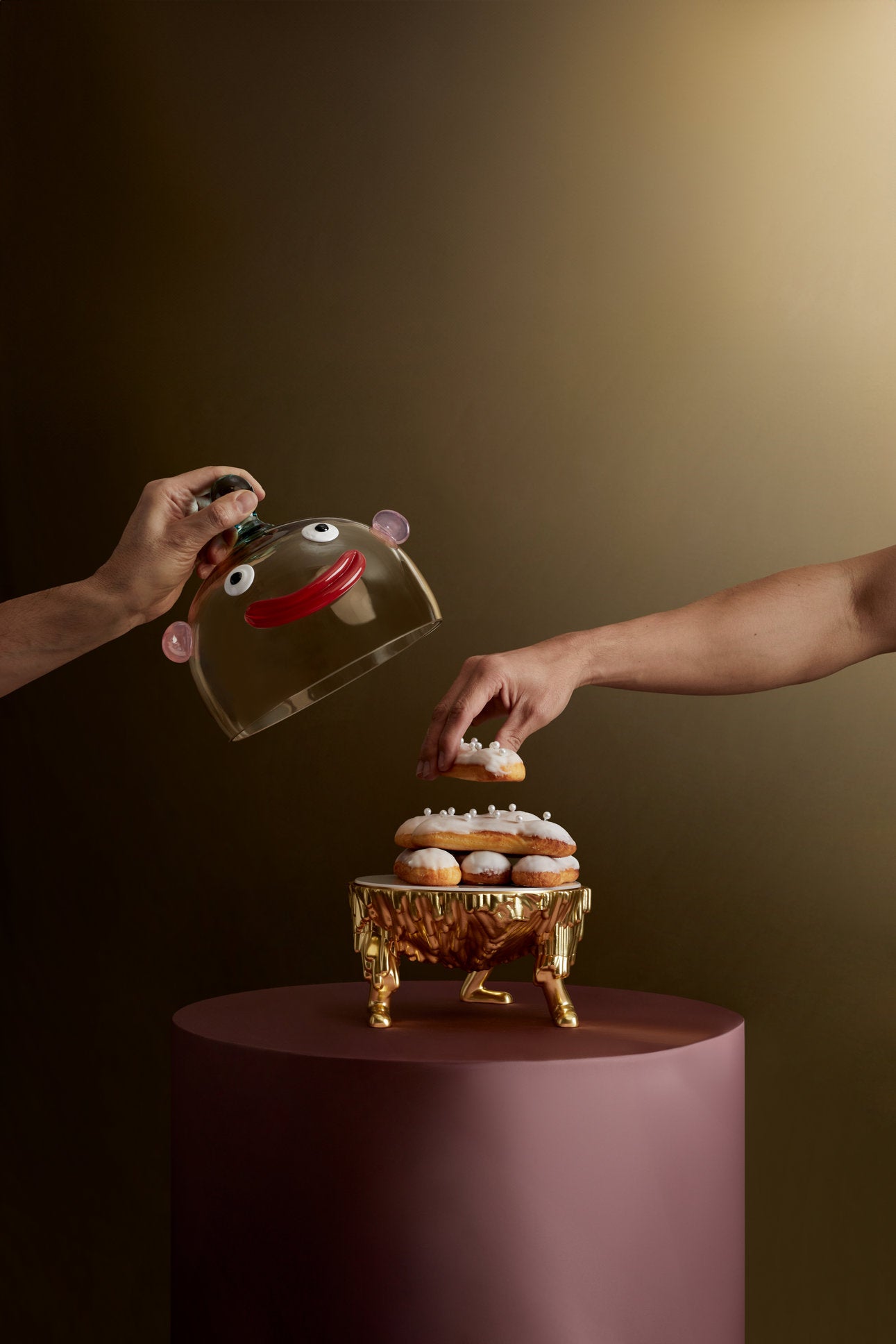 Petit présentoir à gâteau & cloche Haas Brothers en porcelaine - Or & Multicolore