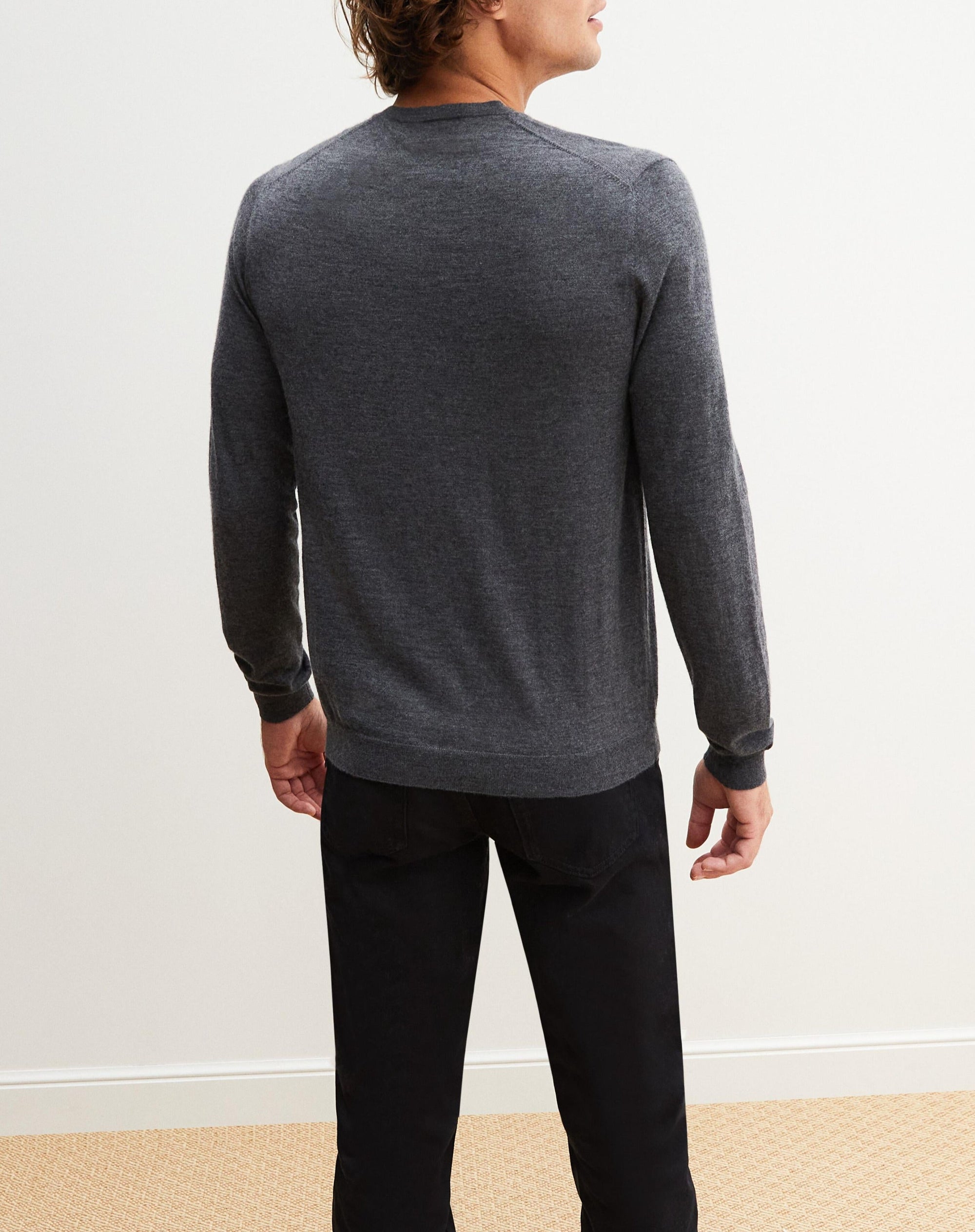Ultra-fine cashmere V jumper - Graphite