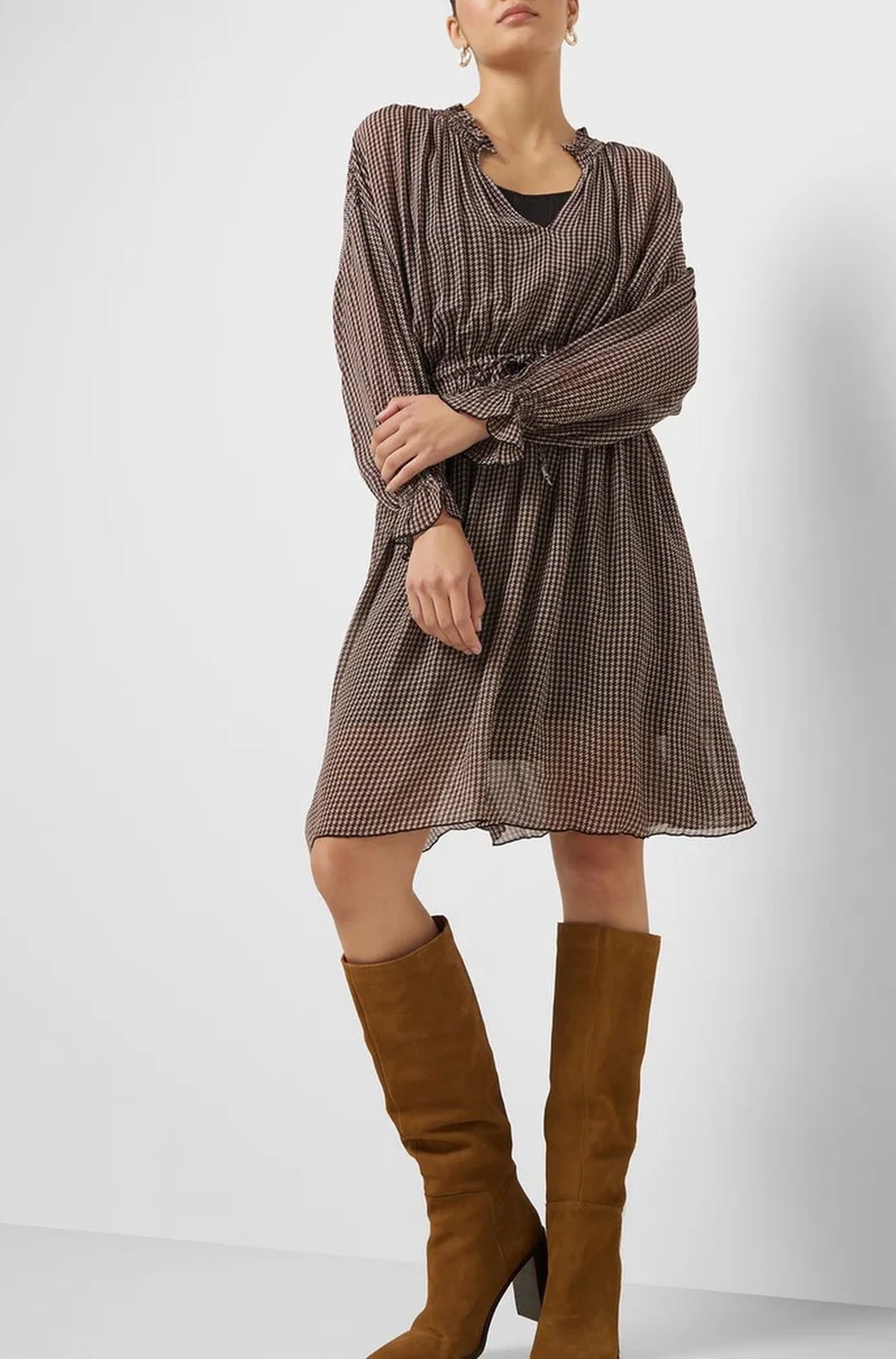 Robe Daratena - Open Miscellaneous