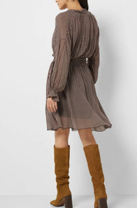 Robe Daratena - Open Miscellaneous