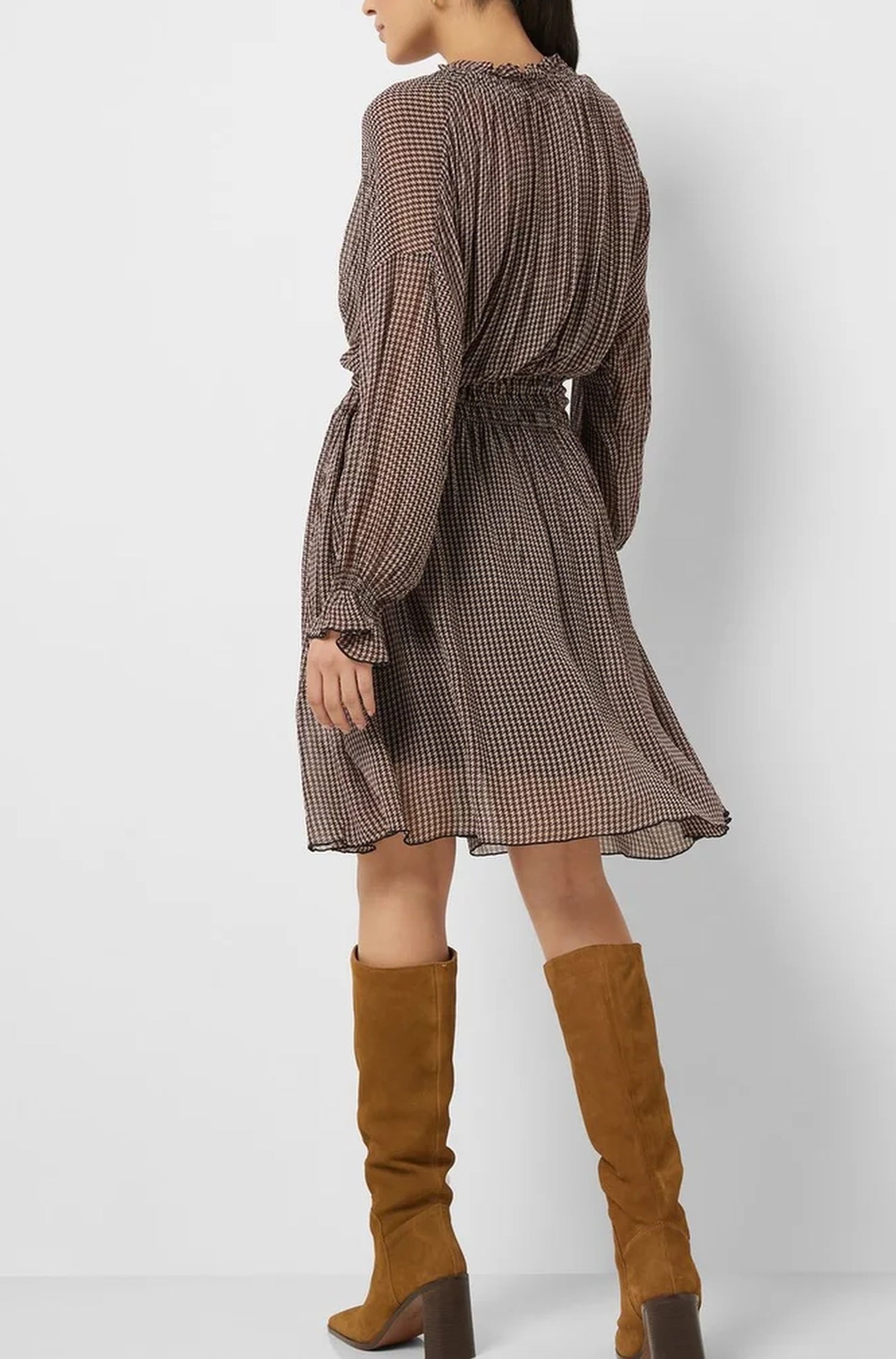 Robe Daratena - Open Miscellaneous