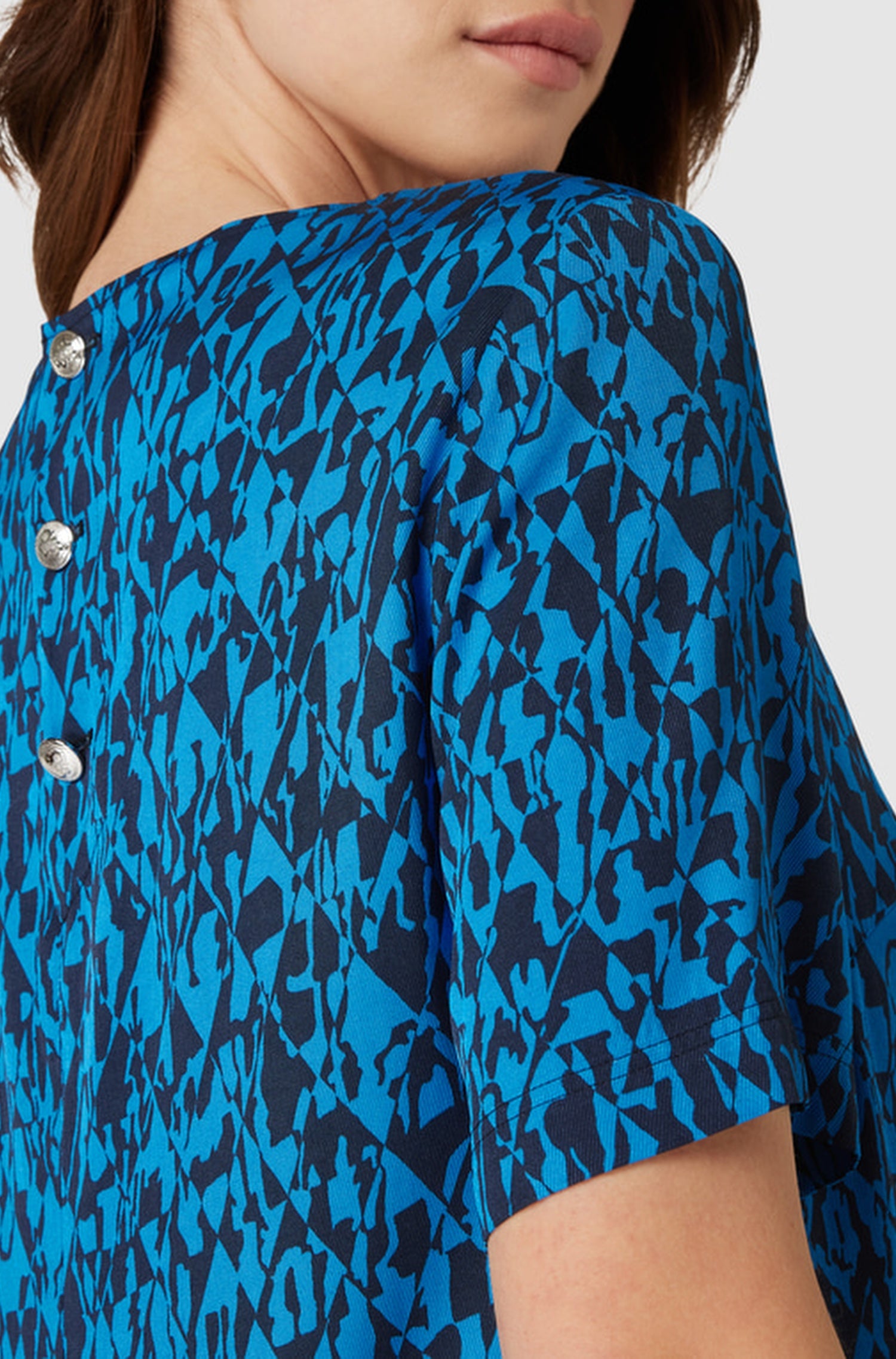 Robe Demaka - Open Miscellaneous