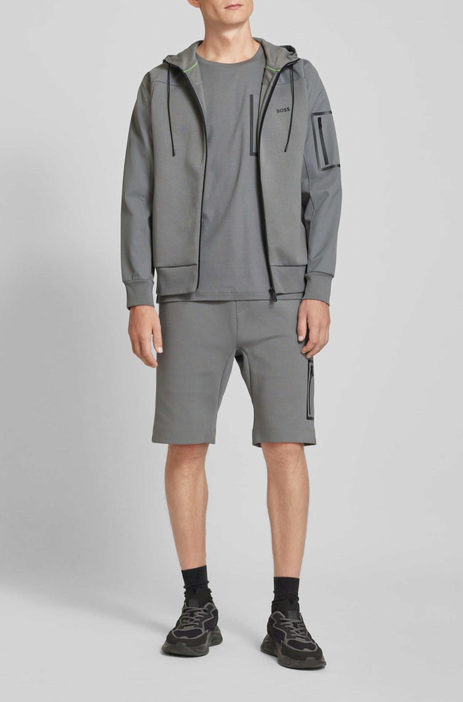 Hariq shorts with an elasticated waistband - Dark Beige