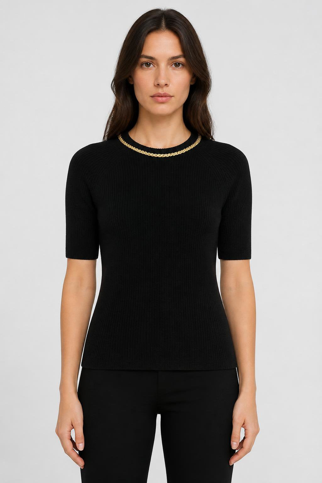 BLACK KNITTED T-SHIRT WITH CHAIN