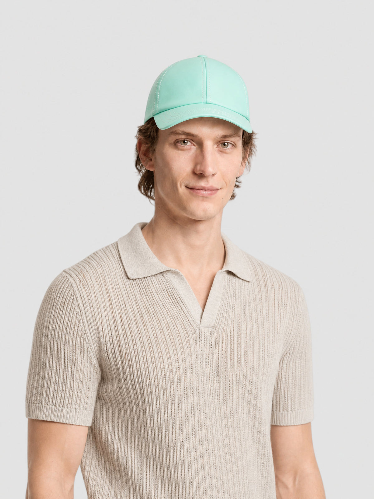 50€ / 6 sold //7 QTY / ST86%   Casquette Mentalo en cuir - Light Blue