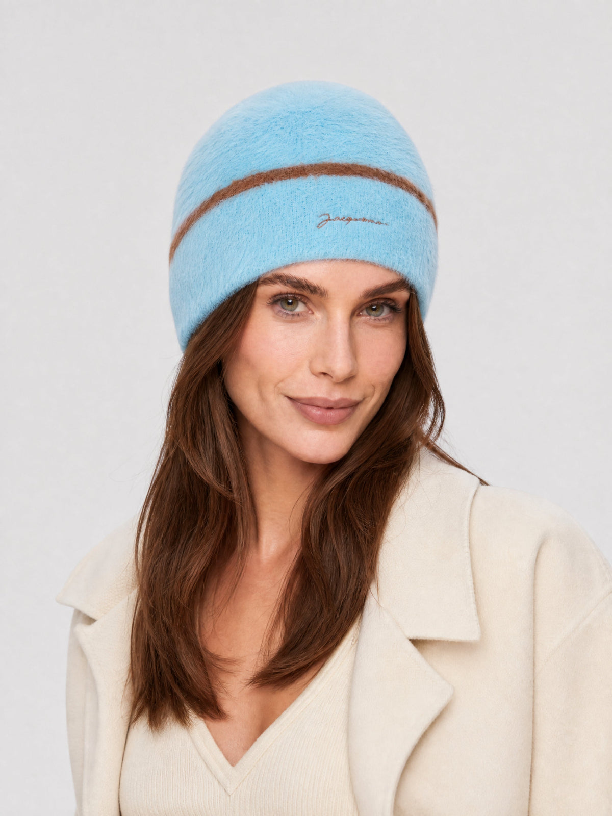 50€ / 12 sold //22 QTY / ST55%   Bonnet Neve avec logo - Light Blue