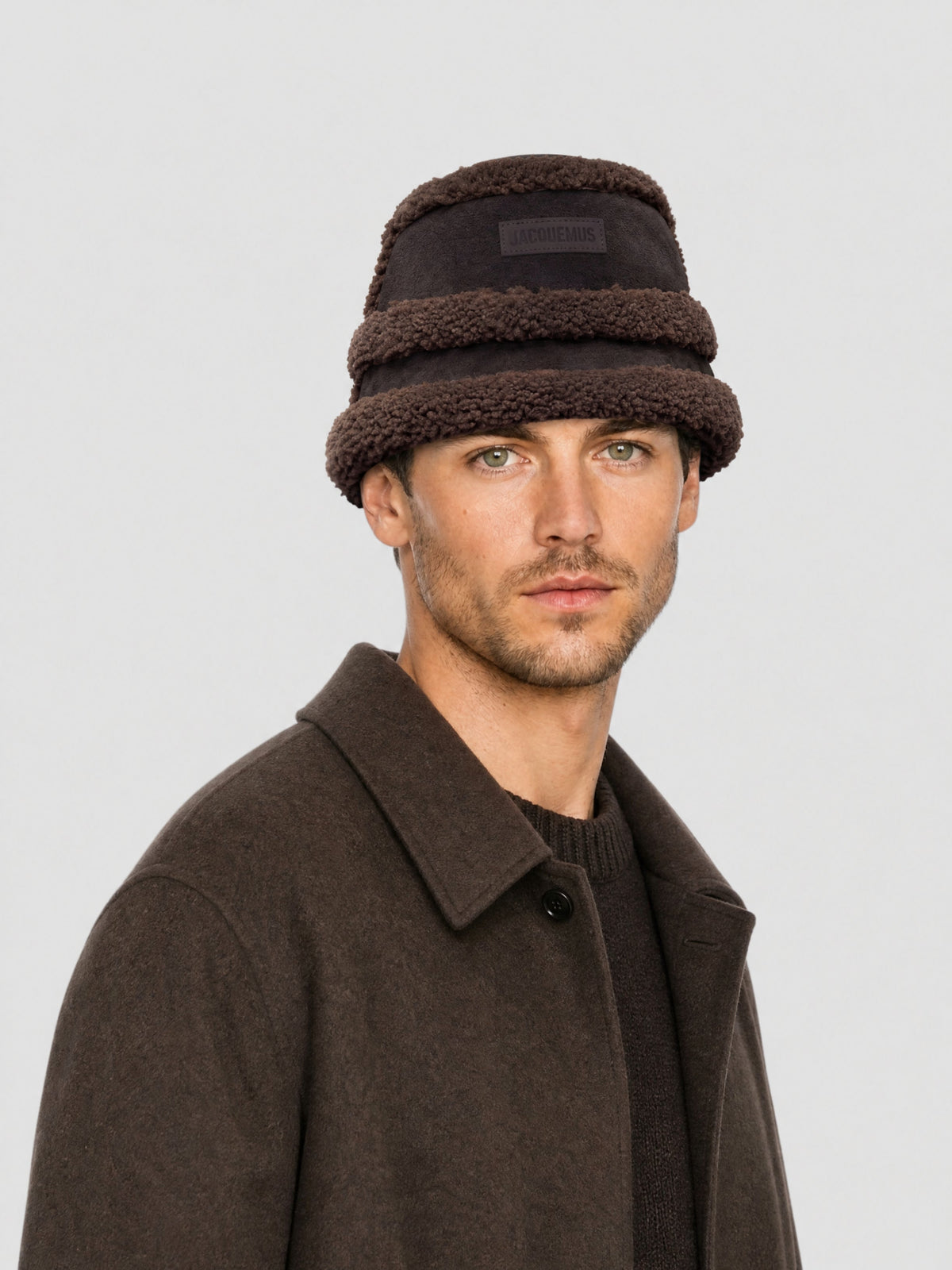 90€ / 56 sold //148 QTY / ST38%   Bob avec logo en peau lainée - Dark Brown