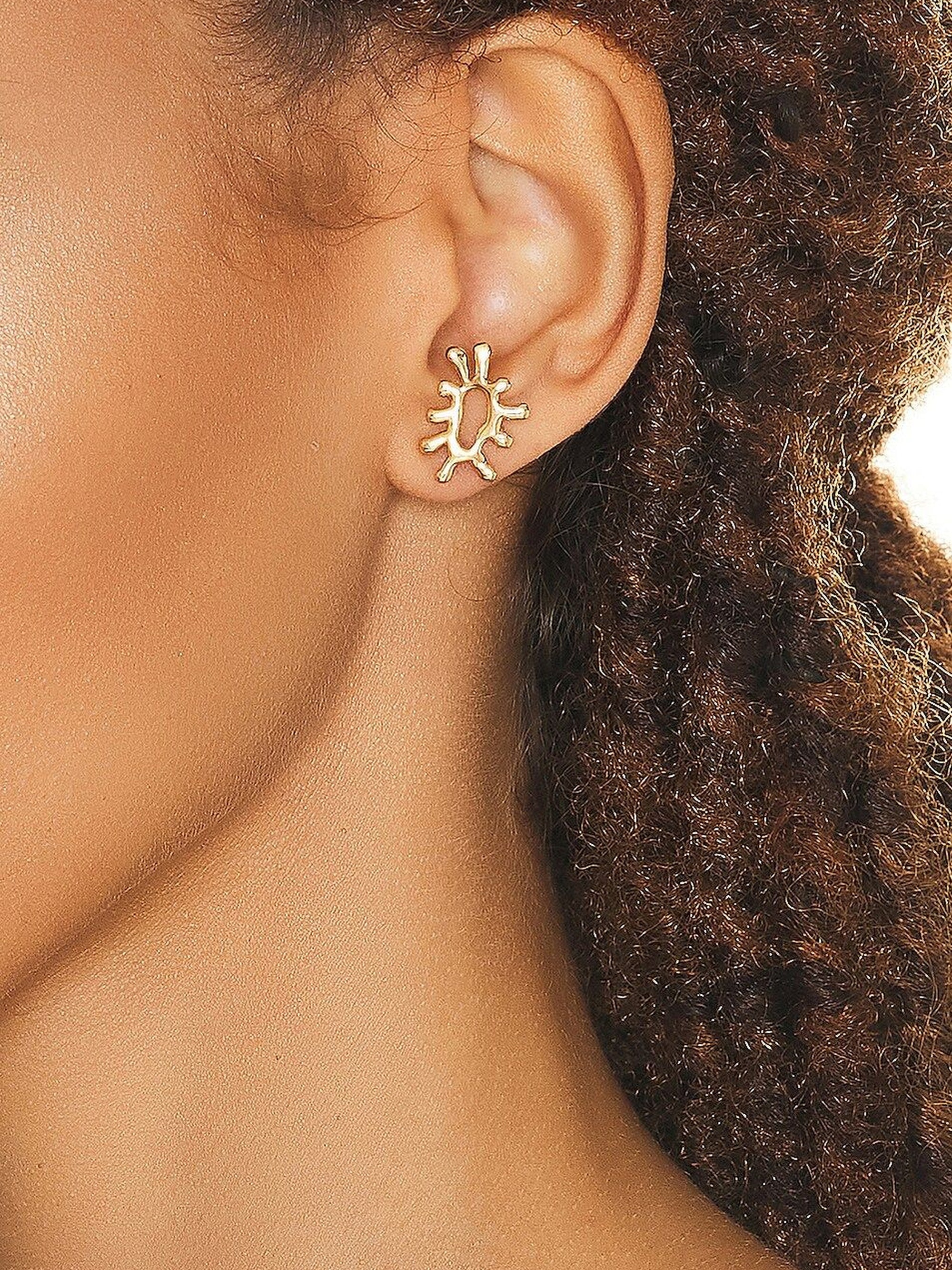 The Sol Hoop Earrings - Yellow Gold