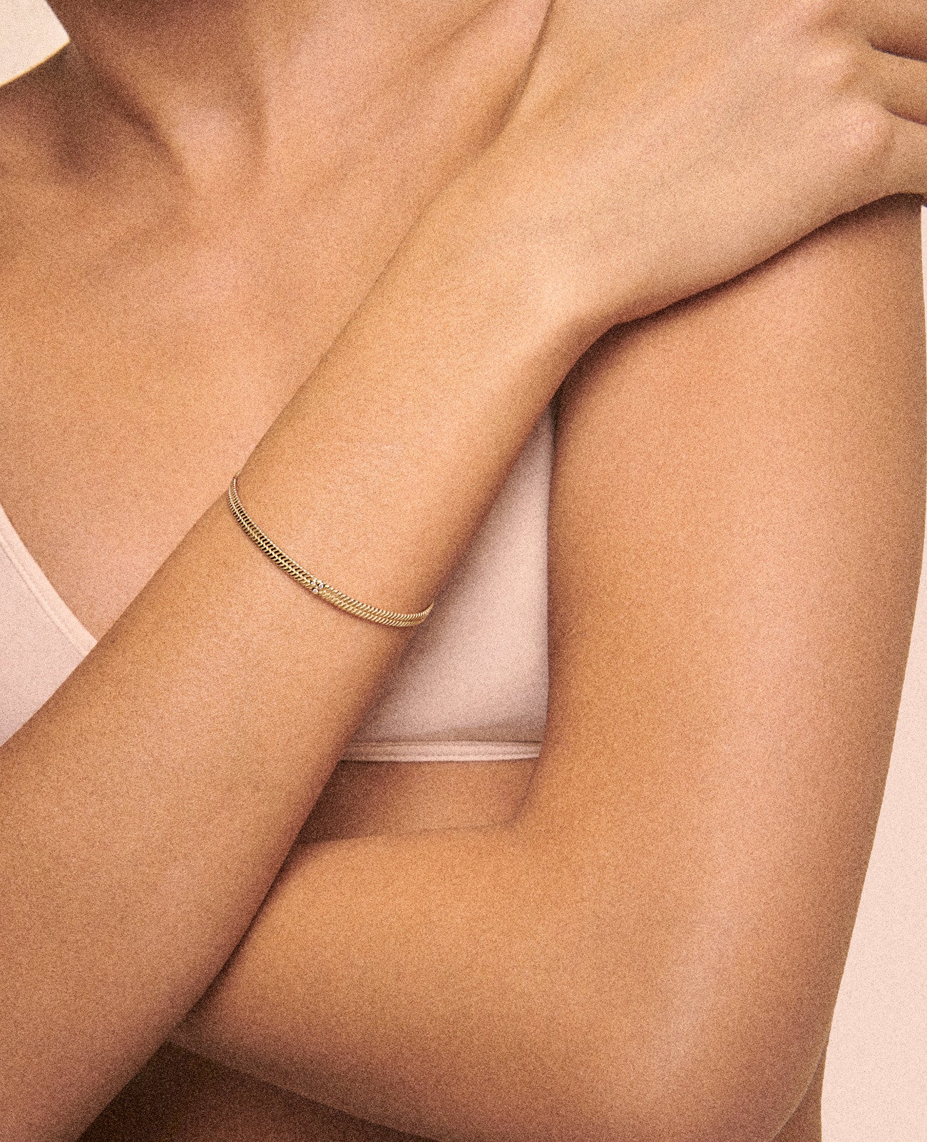 Jil N°1 Necklace in yellow gold set with a diamond - Diamond