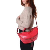 Sac porté croisé zippé Origami M en cuir lisse - Rouge Baiser