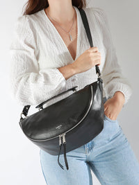 Sac porté croisé zippé Origami M en cuir lisse - Noir & Nickel