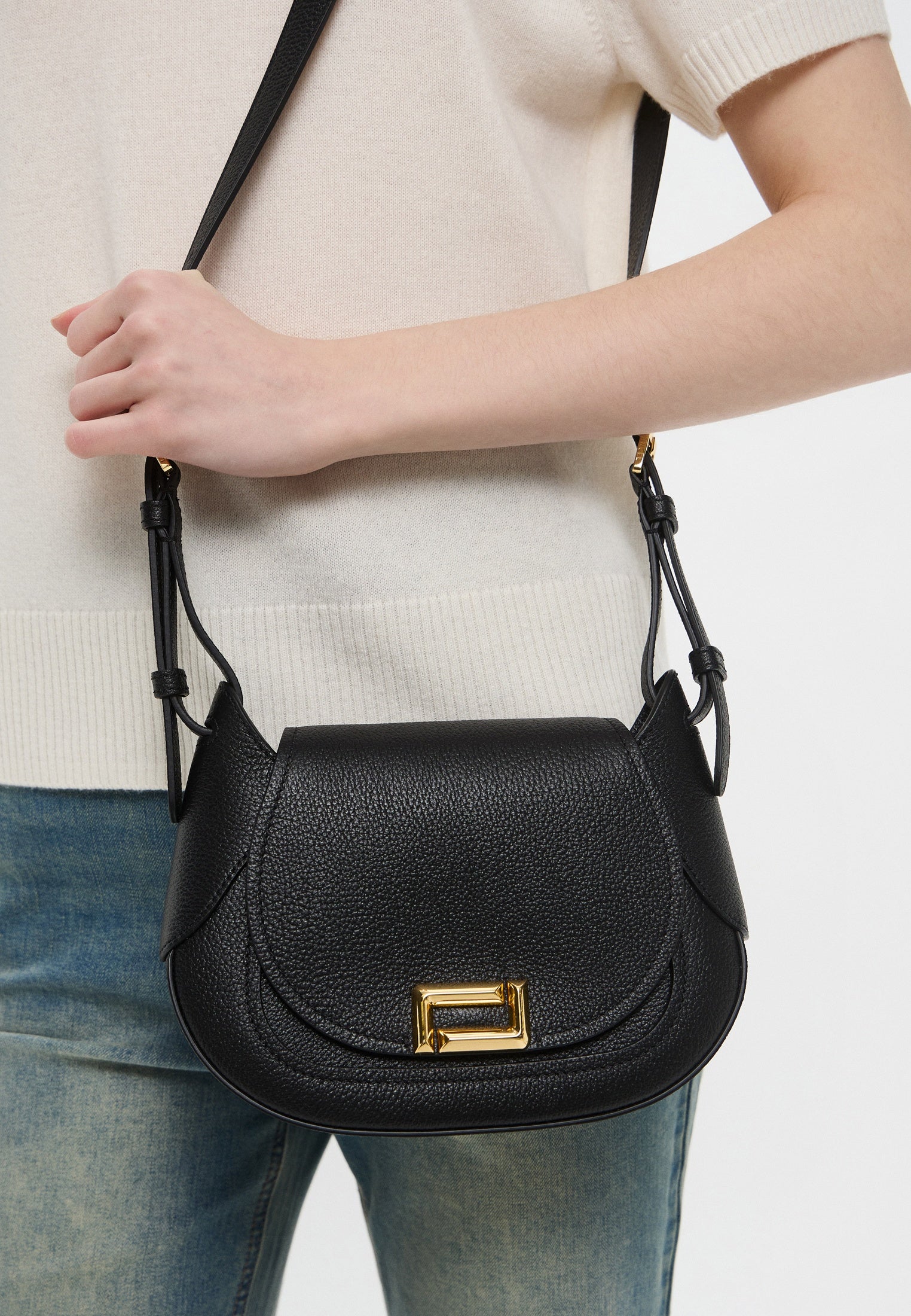 Sac besace Paulette M en cuir grainé - Noir