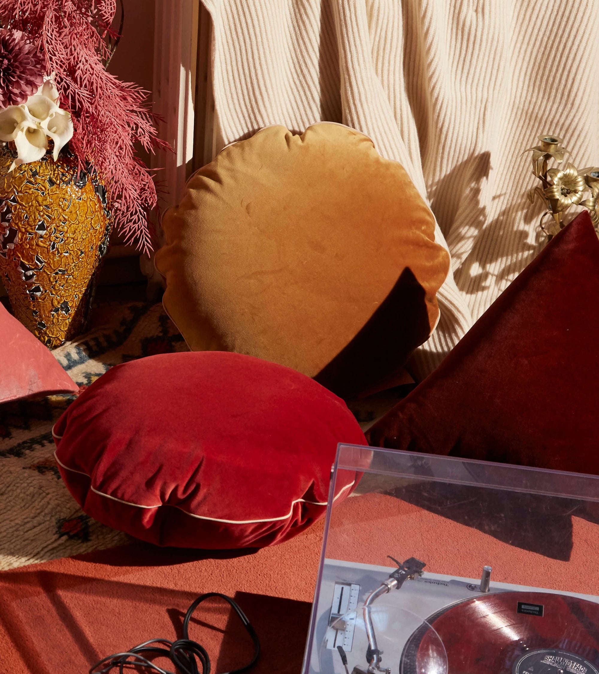 Bomboloni velvet cushion - Red