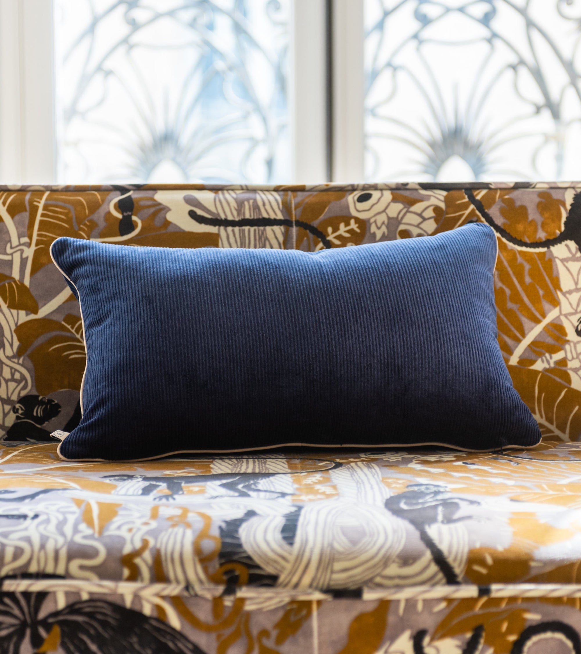 Coussin Carino en velours côtelé - Bleu marine et Beige