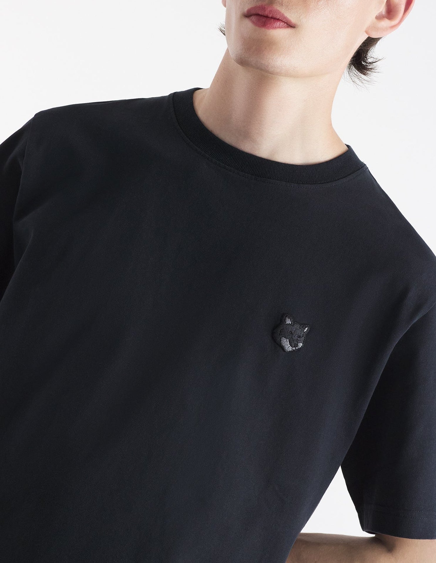 Bold Fox Head T-shirt with patch - Black