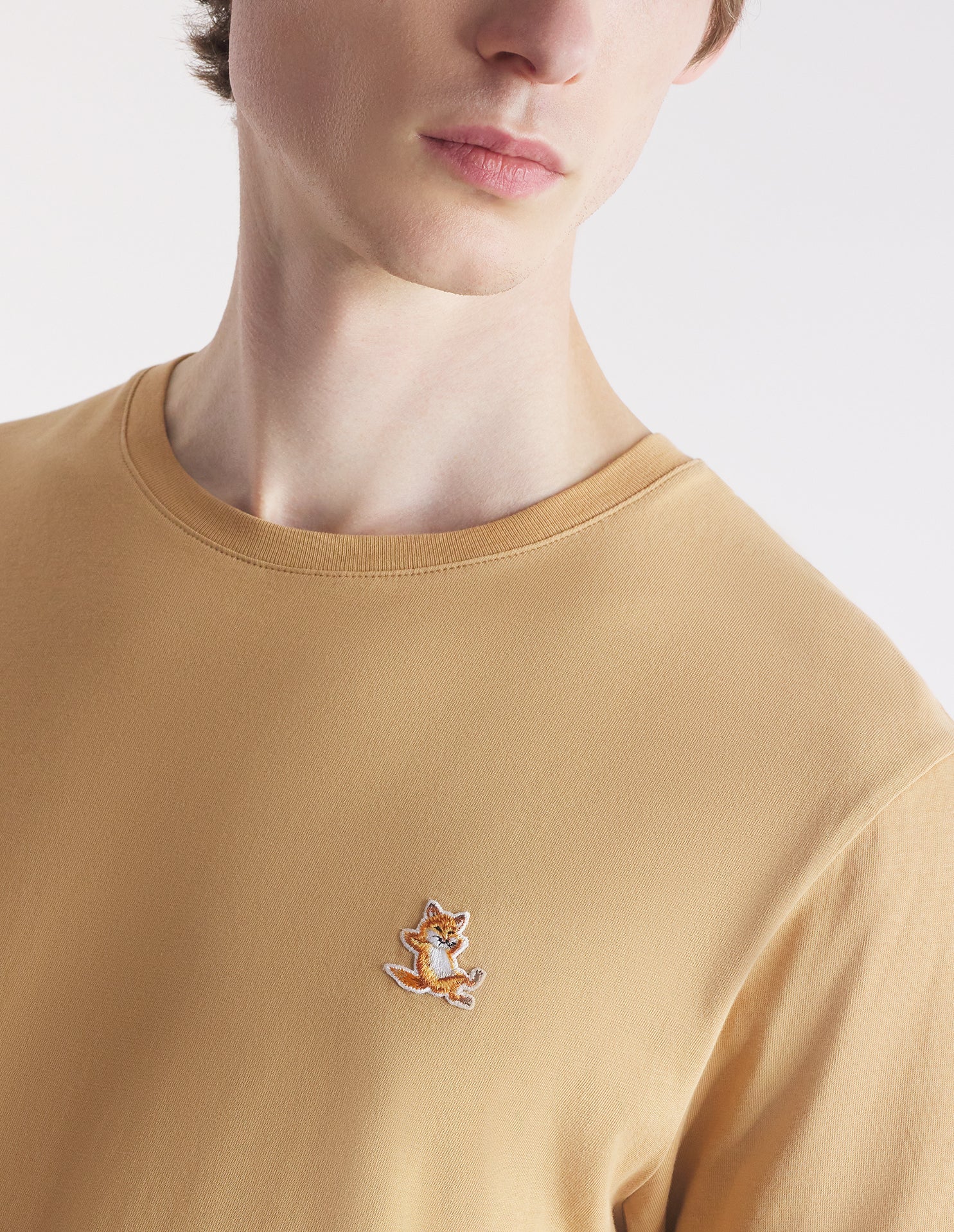 T-shirt avec écusson  - Chamomile