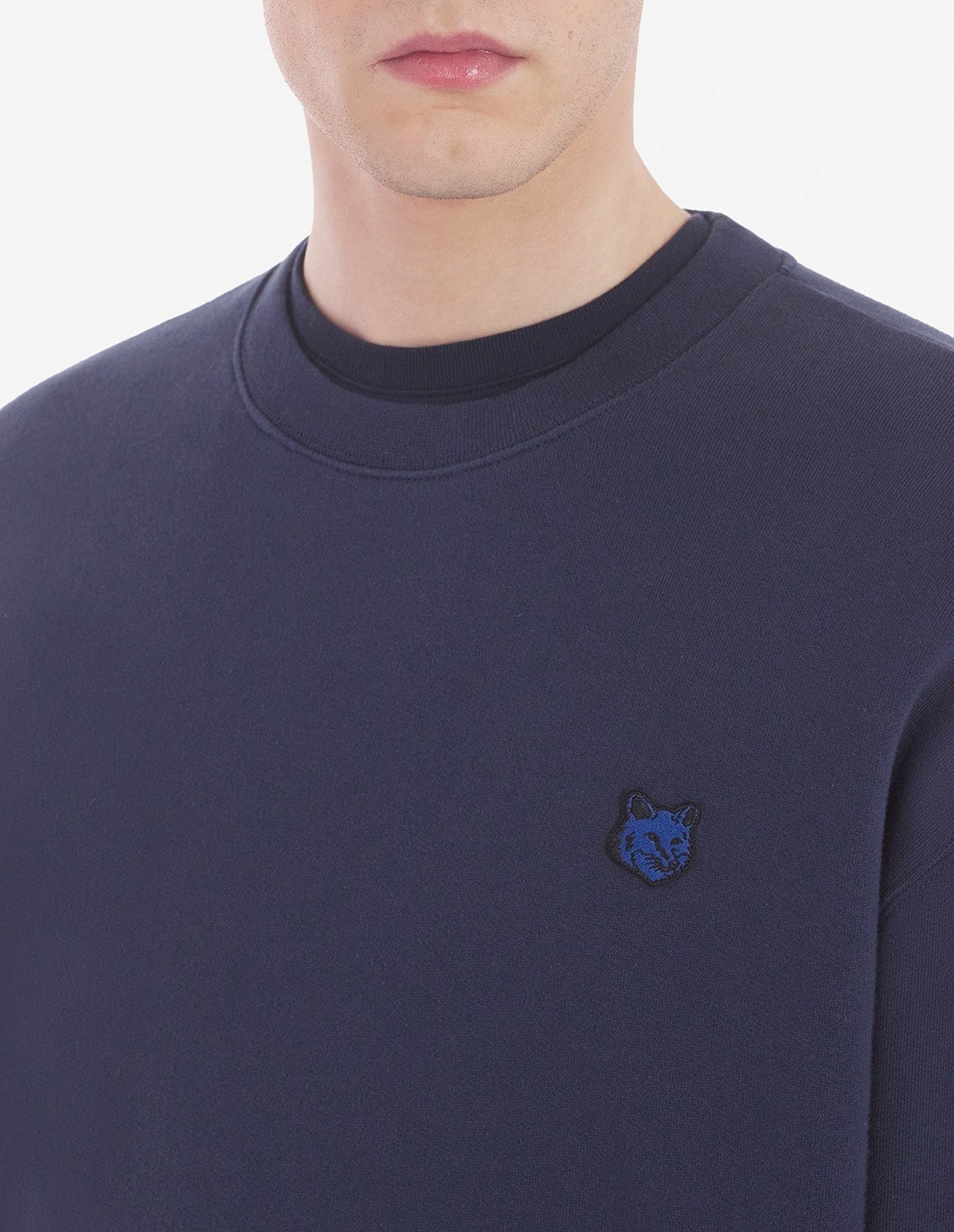 Sweatshirt à col arrondi avec écusson - Ink Blue