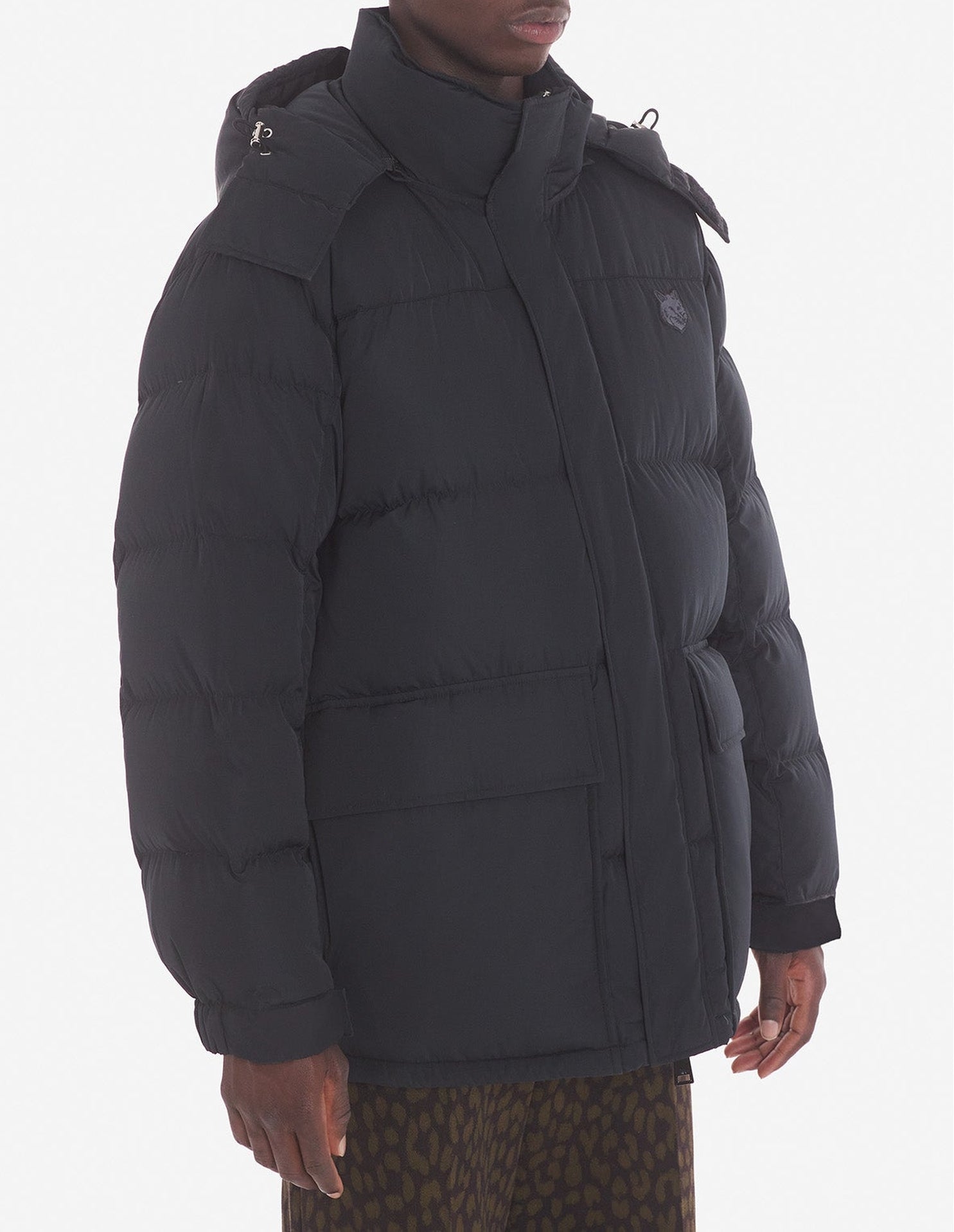 Hooded jacket with pockets and crest - Black