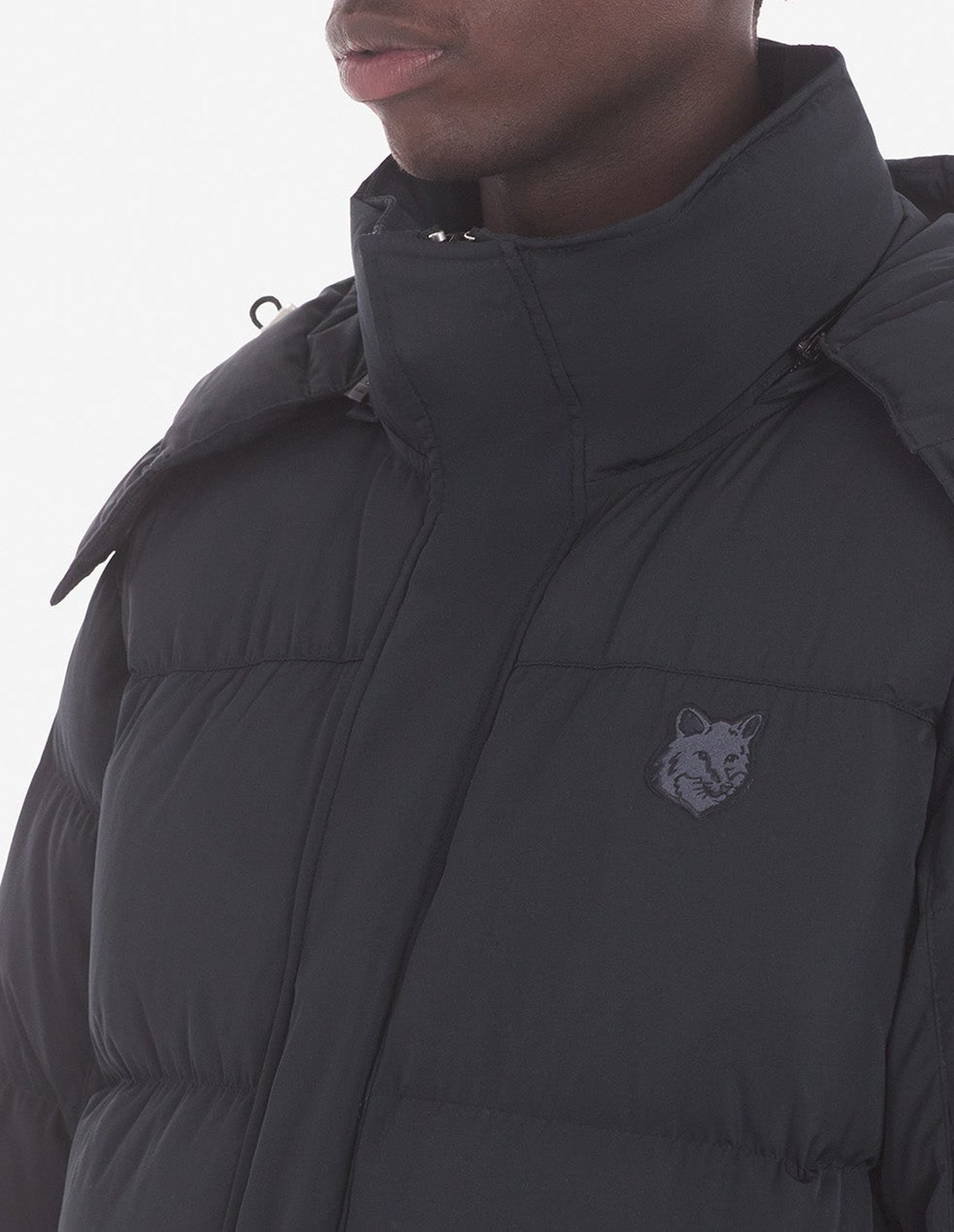 Hooded jacket with pockets and crest - Black