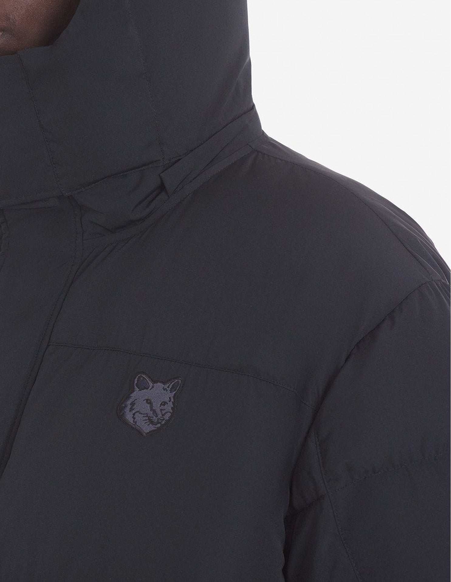 Hooded jacket with pockets and crest - Black
