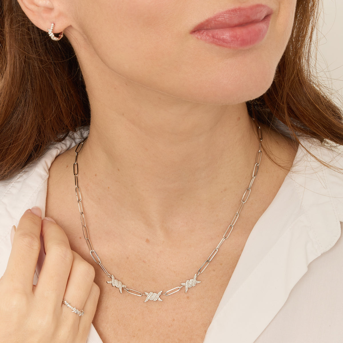 Barbelé Necklace in 18K white gold set with diamonds - White