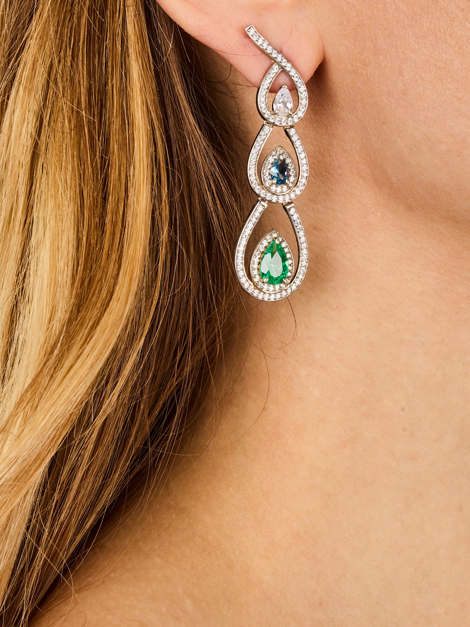 5qty NEW / Argent Rhodié Boucles d'oreilles en argent rhodié serties de Burmalite™ tsavorite et bleu paon taille poire // RECO : 675€