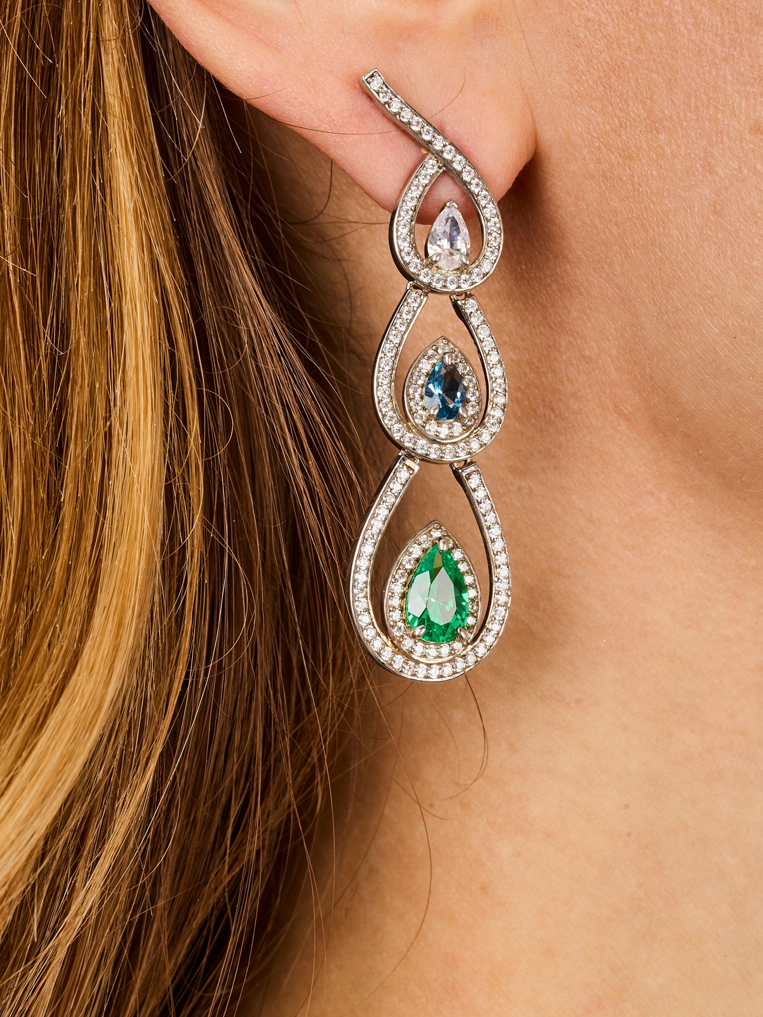 5qty NEW / Argent Rhodié Boucles d'oreilles en argent rhodié serties de Burmalite™ tsavorite et bleu paon taille poire // RECO : 675€